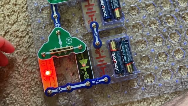 Snap Circuits Motion: Projects 130-139 (VOLUME WARNING) смотреть онлайн