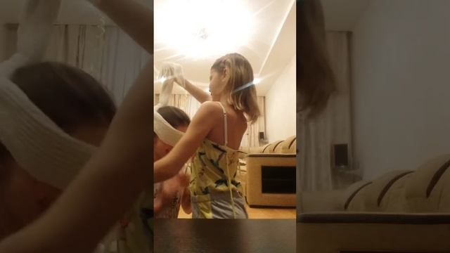 Меня красят. Ужас!!! смотреть онлайн