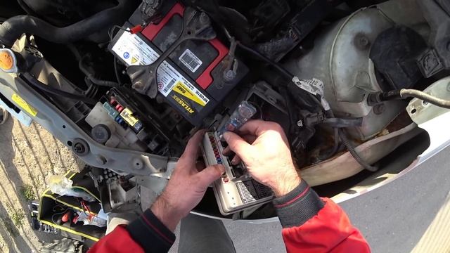 ЮНЫЕ ПЕРЕКУПЫ НЕ СМОГЛИ ОЖИВИТЬ НИССАН МИКРО И БРОСИЛИ ЖДАТЬ БЕШЕНОГО ЭЛЕКТРИКА.