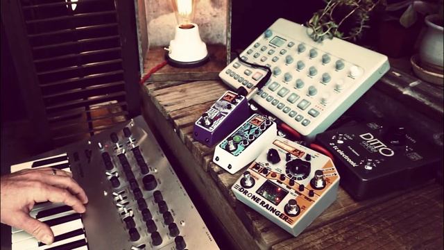 MAS Distro: Rainger FX Playthrough - Deep Space Pulsar, Drone Rainger, Reverb-X смотреть онлайн