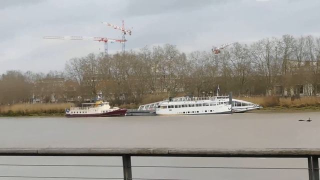 Главная площадь (Place de la Bourse), Бордо смотреть онлайн