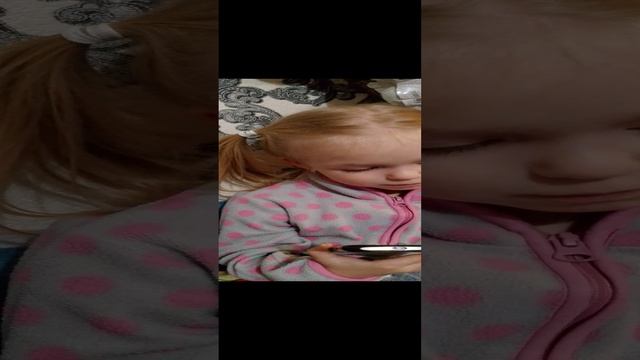 Настя говорит с Дедом Морозом😳 смотреть онлайн