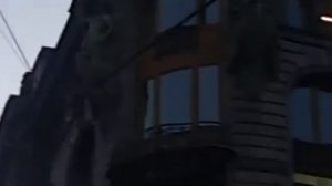 Павел Дуров выкидывает деньги из своего офиса