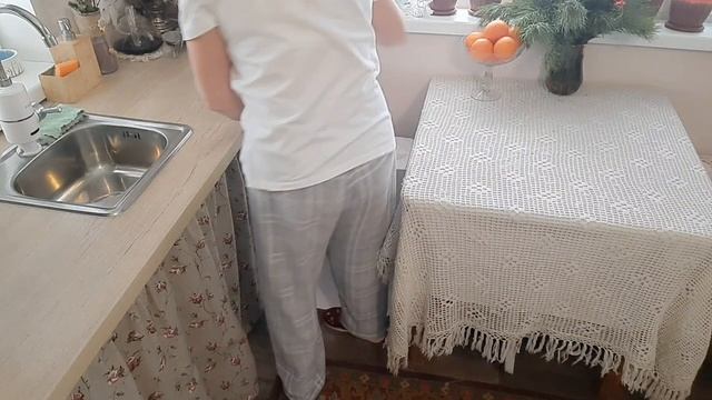 Украшаю домик к Новому Году! Появился помощник! смотреть онлайн