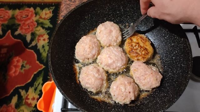 Готовим сочные нежные котлеты. смотреть онлайн