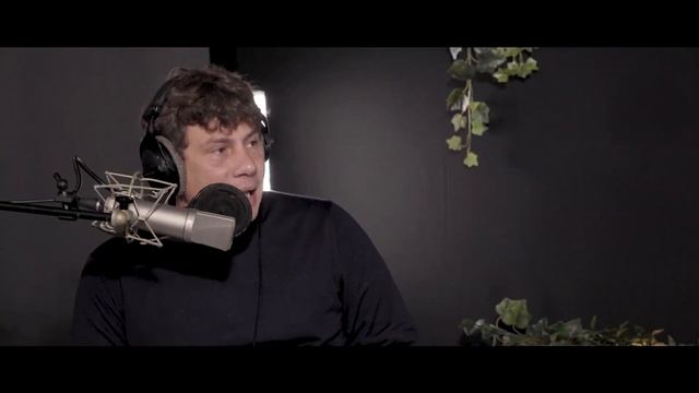 Endeavor Outliers S3 E9: Interview with Dimitris Vassos смотреть онлайн