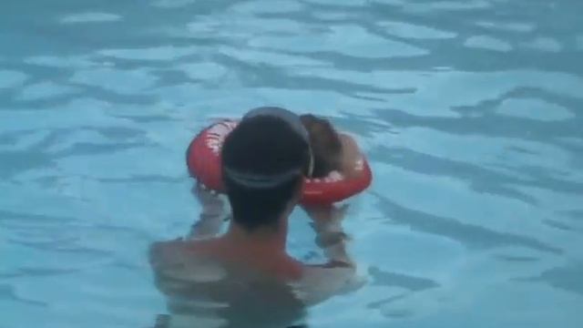 HousewifeMama.com's Review of Fred's Swimtrainer смотреть онлайн