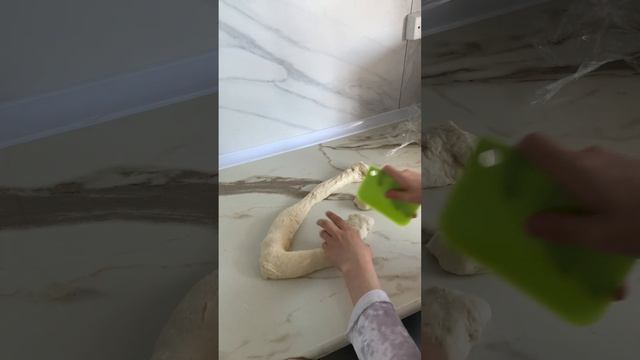 СОЧНЫЕ БЕЛЯШИ🤤 // ТЕСТО КАК ПУХ 😍// ДРОЖЖЕВОЕ ТЕСТО #беляши #дрожжевоетесто #тесто смотреть онлайн
