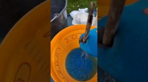 Обработка сада весной бургундской жидкостью