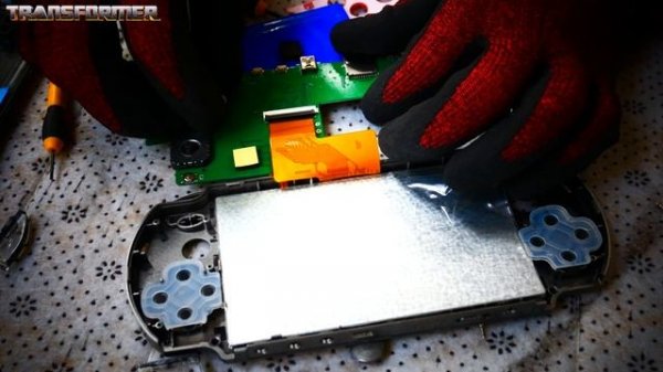 X7 PLUS handheld game console inside