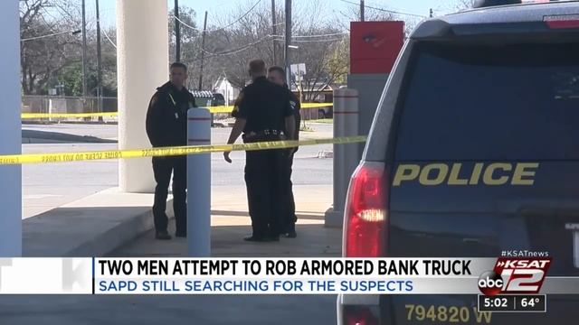 Two men on the run after attempting to rob armored bank truck on West Side, police say смотреть онлайн