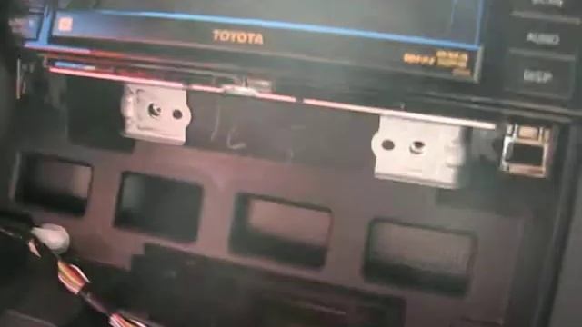 How to Remove Navigation / CD Changer from Toyota Tundra 2008 for Repair. смотреть онлайн