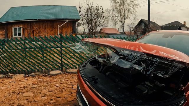 Закатал капот целиком в пленку за 1000 ₽ #рекомендации #москвич3 #оклейкаавтопленкой смотреть онлайн