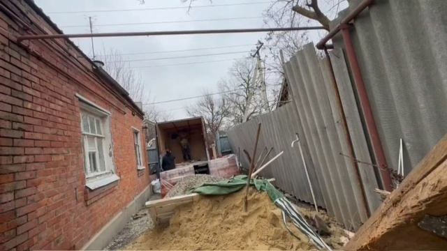 Ейск ! Мотя и Кеша ! Работы на доме кипят, плодотворный день у ребят ! смотреть онлайн