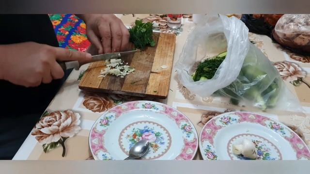 Огурцы с чесноком смотреть онлайн