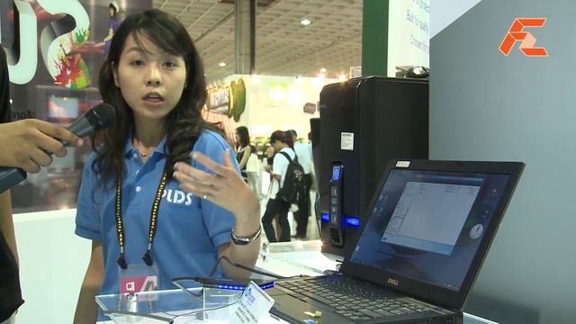 Plextor External SSD with LED ribbon at Computex 2011 смотреть онлайн