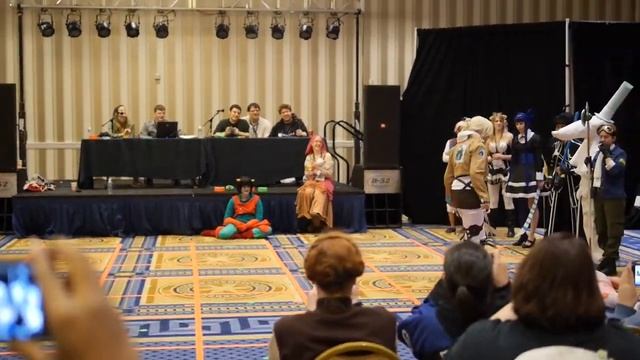 Katsucon 2014 Cosplay Chess - Attack on Titan Battle смотреть онлайн