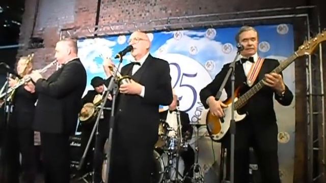 Джазовый дансинг с Группой "Old River's Band" 07.10.2018 г. смотреть онлайн