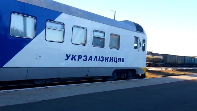 Дизель поезд Д1-003 на станции Рубежное смотреть онлайн