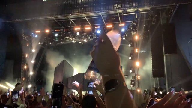 Calvin Harris Feat Rag N Bone Man - Giant (Intro) - Creamfields 2019 смотреть онлайн