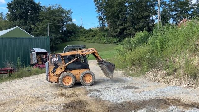 Mustang 2044 Skid Loader OFFSITE смотреть онлайн