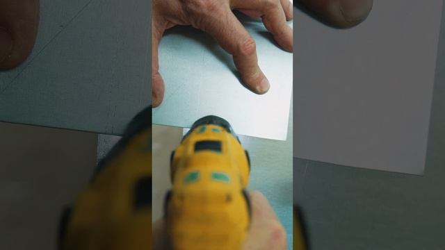 как обходили радиусы раньше #металл #diy #своимируками #кровля #shorts смотреть онлайн