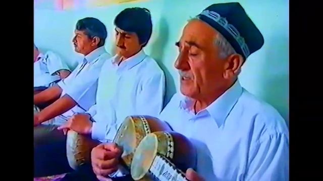 Файзулло Шарифов дар мехмонии хонаи чиянаш Иззатулло Назаров ва ёру дустон\Fayzullo Sharifov!!! смотреть онлайн