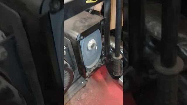 Крепление отвода выхлопных газов #своимируками #самоделки #сделайсам #техника смотреть онлайн