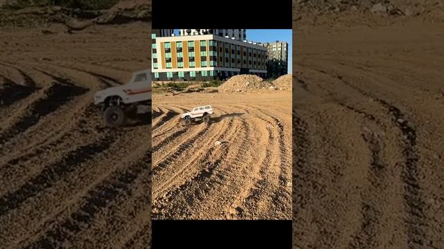 Axial SCX 10 PRERUNNER | Toyota Land Cruiser FJ 60 смотреть онлайн