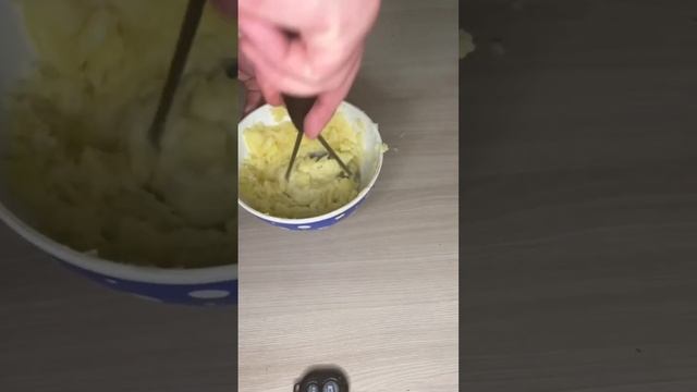 Картофельные зразы 🥺или когда захотелось кушать в 3 часа ночи #еда смотреть онлайн