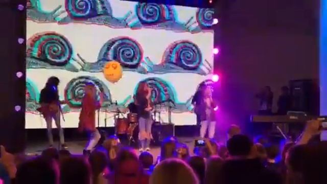 NEON (трио SMILE) - Ми були на селі смотреть онлайн