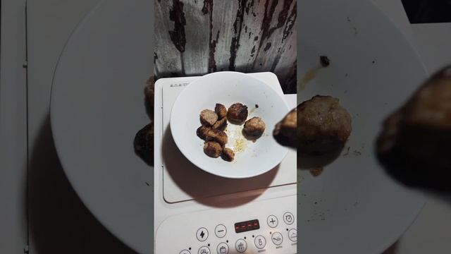 Фрикадельки Мираторг Классические с гарниром vs Шаурма смотреть онлайн