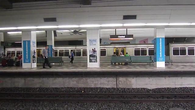 QR Citytrain - Central Station. IMU departing plat 5, EMU departing plat 6 смотреть онлайн