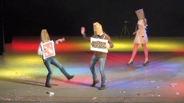 M.O.con 2016: Антикосплей. Команда ВЫКИДАН смотреть онлайн