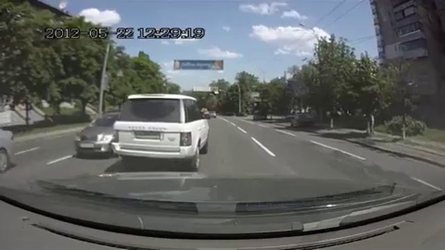 Ровер через три полосы встречки смотреть онлайн