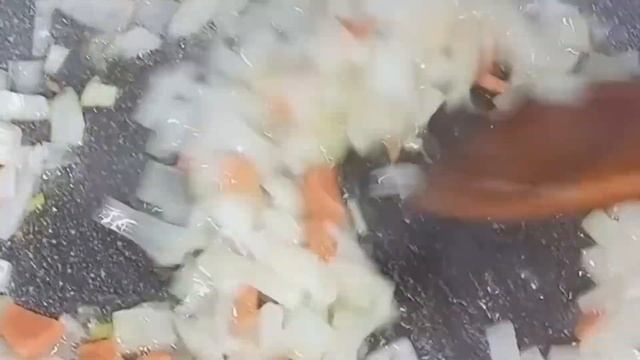 Этот гуляш особенно вкусный с гречневой крупой. Мне так готовила его мама. Съедается в 5 минут. смотреть онлайн