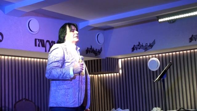 Вячеслав Ольховский Over and Over смотреть онлайн