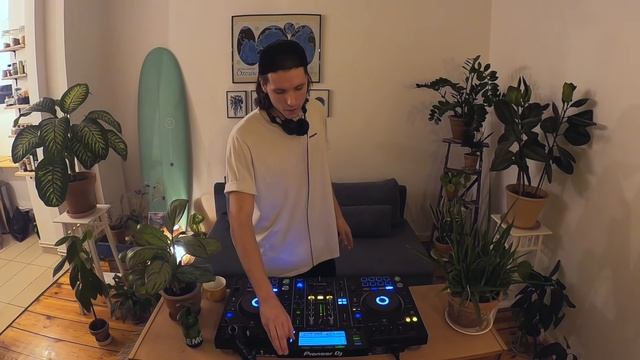 Chris Luno House Set X Kittball Radio