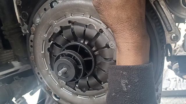 Replace Clutch Kit On Dual Mass Flywheel Nissan Nv200 161#pepitomotorworks