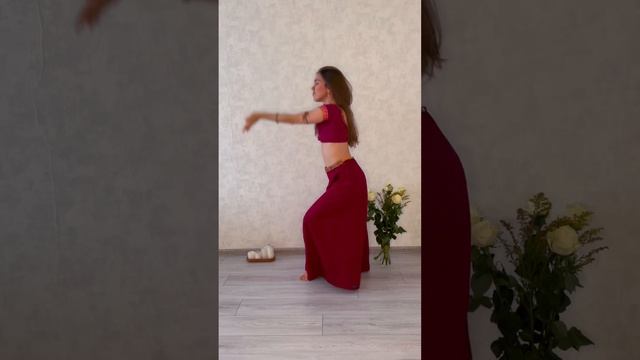 #peruquois @peruquois @alinayogaway #fusion #dance #improvisation #yoga смотреть онлайн