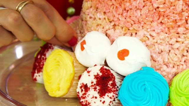 How to Make a Spectacular Dessert Christmas Tree смотреть онлайн
