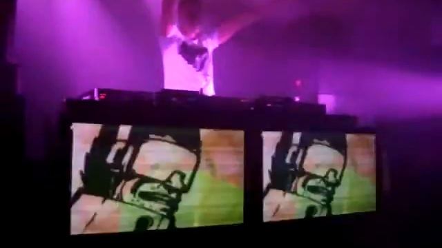 tyDi @ Armada Night, СПб, Космонавт, 29.04.2011, part 5 смотреть онлайн