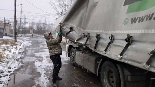 Как закрепить трубы в полуприцепе?🚛 Крепления грузов в фуре!