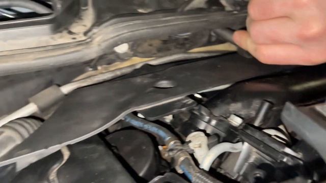 We bought the cheapest BMW E91 / M57 330d SwirlFlaps Delete / new vakum lines / Oil leak смотреть онлайн