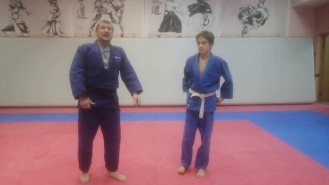 Дзюдо: Тамое наге - бросок через голову с упором ноги в живот.