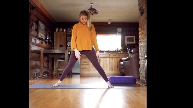 Prenatal Yoga Live Stream with Hannah from March 19, 2020 смотреть онлайн