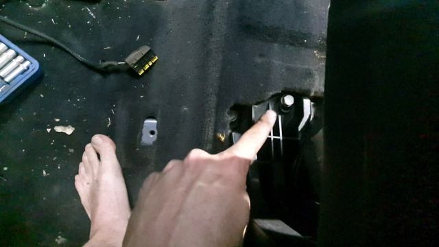 HOW TO REMOVE FULL/FRONT HALF/ REAR BACK HALF OF BMW E46 3 SERIES INTERIOR CARPET/FLOORMAT смотреть онлайн