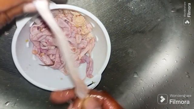 HOW TO SLAUGHTER/BUTCHER CHICKEN AT HOME//STEP BY STEP #easyrecipe #Sweet смотреть онлайн