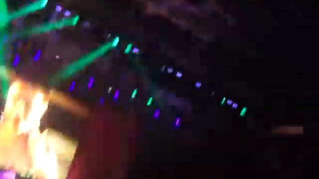 Selena Gomez - Slow Down - Milan, Italy смотреть онлайн