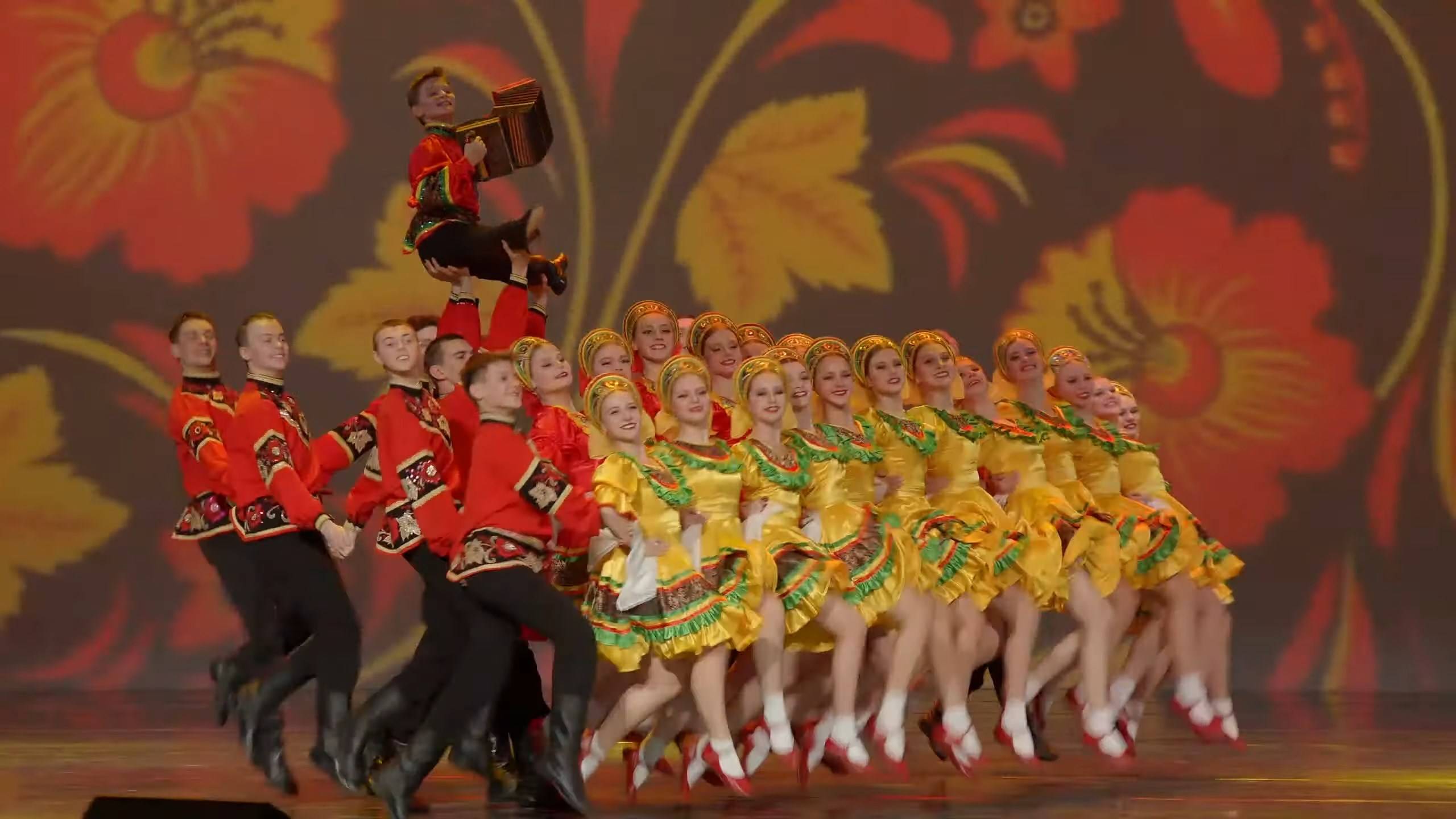 "Русские тройки", Ансамбль "Зарница". "Russian Troikas", Ensemble "Zarnitsa". смотреть онлайн